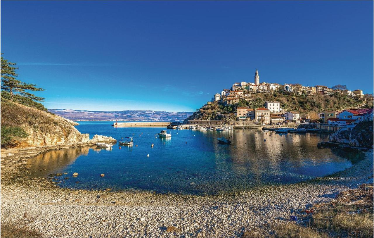 Beautiful Apartment In Vrbnik With Wifi Zewnętrze zdjęcie